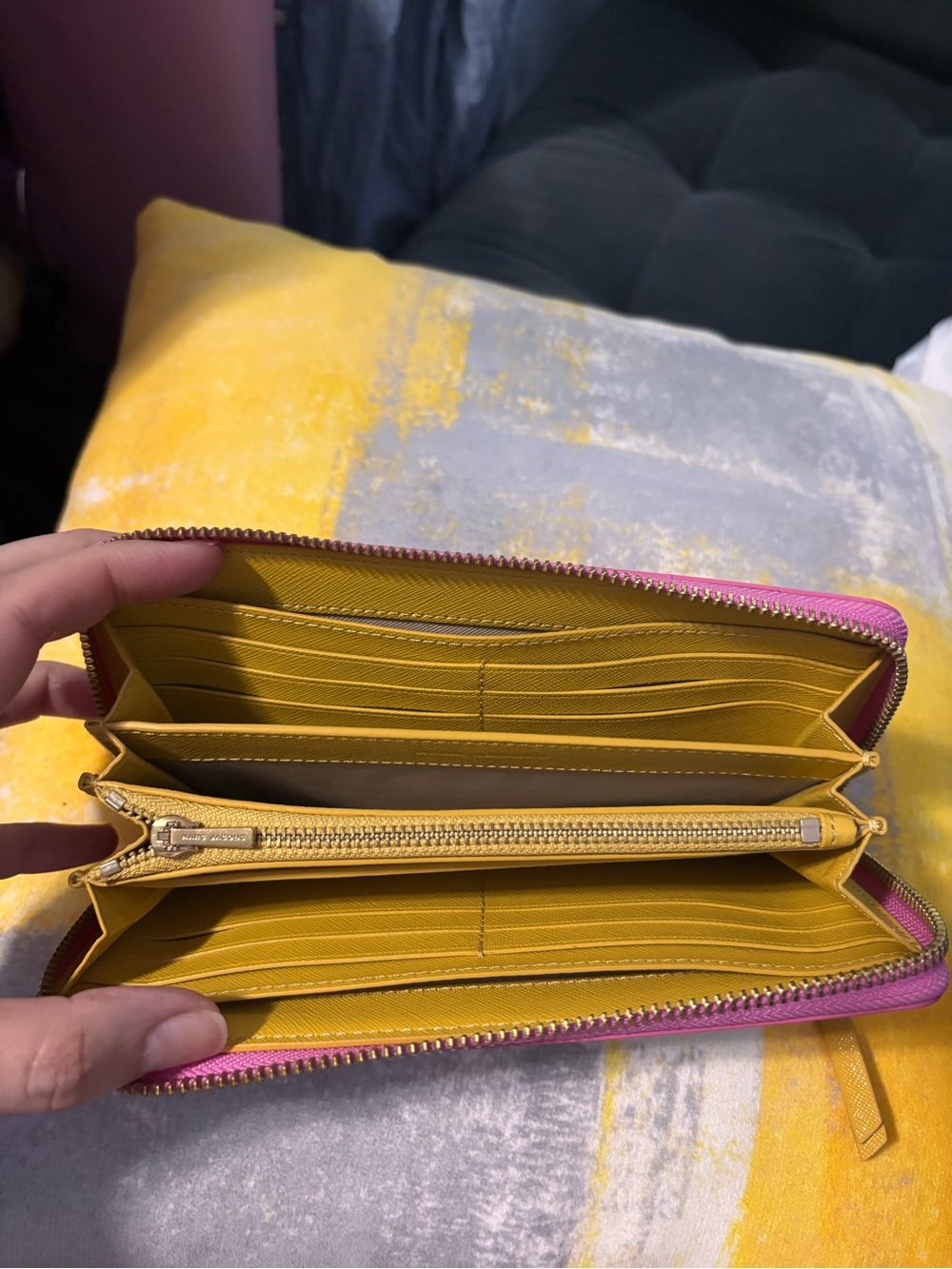 New Marc Jacobs The Snapshot pink large zip wallet - Picture 5 of 9